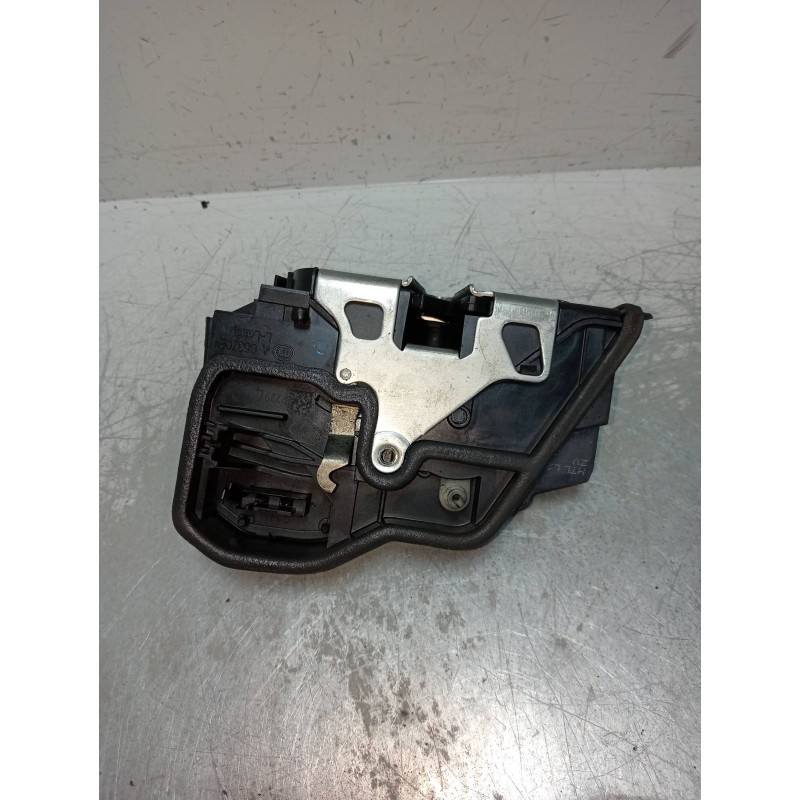 Recambio de motor cierre centralizado trasero izquierdo para bmw serie 5 lim. (f10) 520d referencia OEM IAM 7229459 A053702 4P