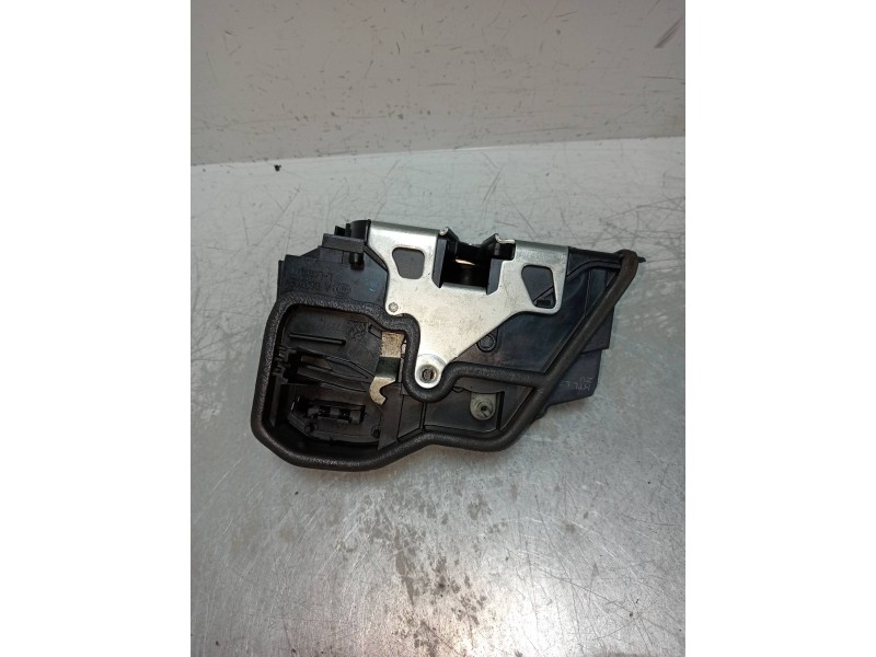 Recambio de motor cierre centralizado trasero izquierdo para bmw serie 5 lim. (f10) 520d referencia OEM IAM 7229459 A053702 4P
