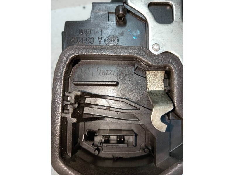 Recambio de motor cierre centralizado trasero izquierdo para bmw serie 5 lim. (f10) 520d referencia OEM IAM 7229459 A053702 4P