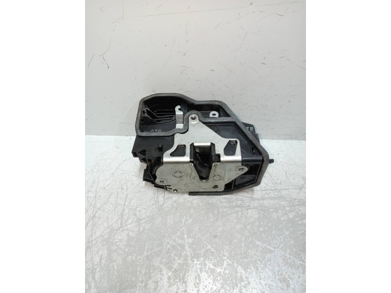 Recambio de motor cierre centralizado trasero derecho para bmw serie 5 berlina (e60) 535d referencia OEM IAM 7167070  4P