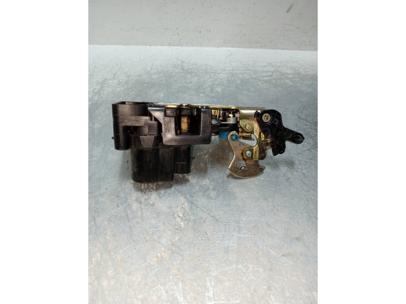 Recambio de motor cierre centralizado trasero derecho para chevrolet lacetti 1.4 cat referencia OEM IAM   