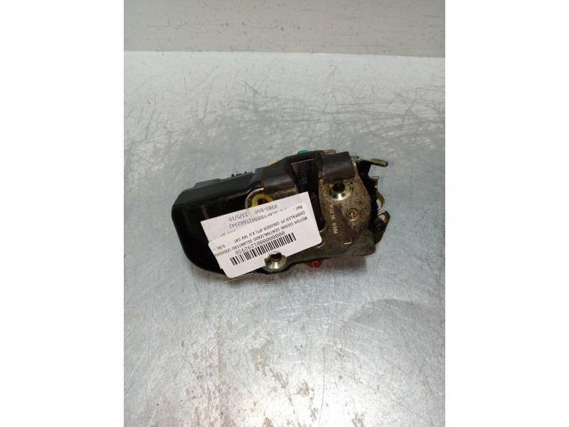 Recambio de motor cierre centralizado delantero izquierdo para chrysler pt cruiser (pt) 2.0 16v cat referencia OEM IAM   5P