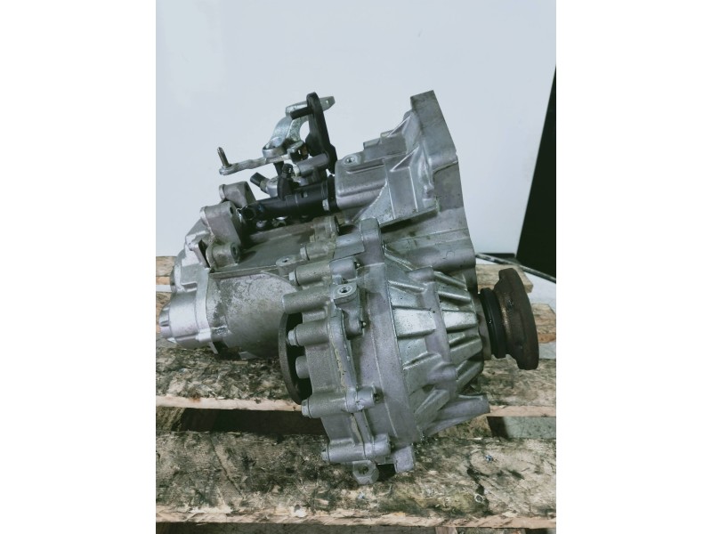 Recambio de caja cambios para audi a3 sedán(8vs) attraction referencia OEM IAM PTU 03124 37 0529 6V