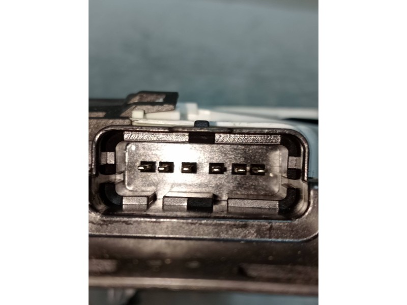 Recambio de motor cierre centralizado delantero izquierdo para citroen c5 berlina millenium referencia OEM IAM 006182 A04946 4P