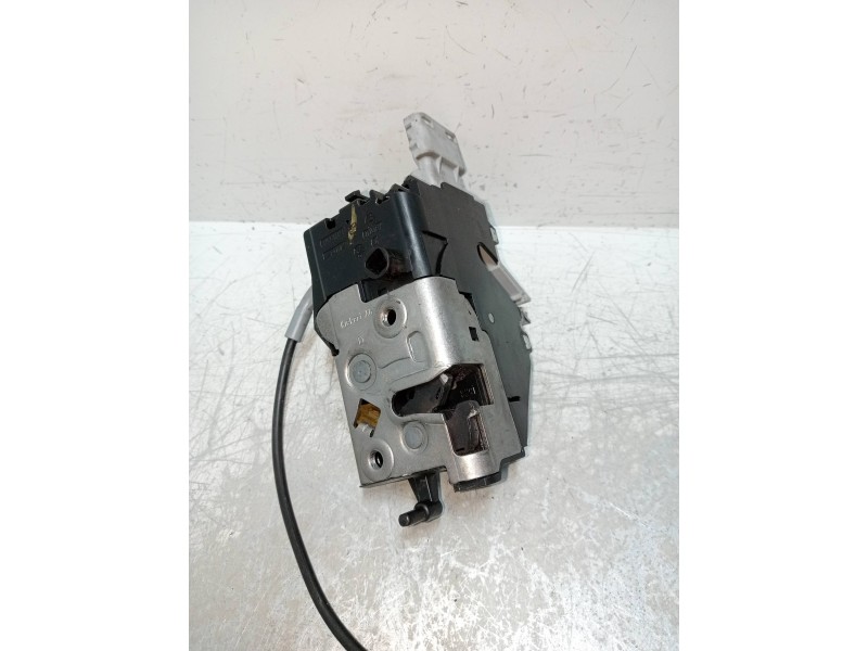 Recambio de motor cierre centralizado delantero derecho para citroen c4 coupe 1.6 16v hdi fap referencia OEM IAM 9683417380  3P