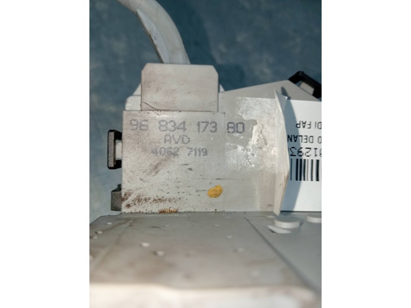 Recambio de motor cierre centralizado delantero derecho para citroen c4 coupe 1.6 16v hdi fap referencia OEM IAM 9683417380  3P