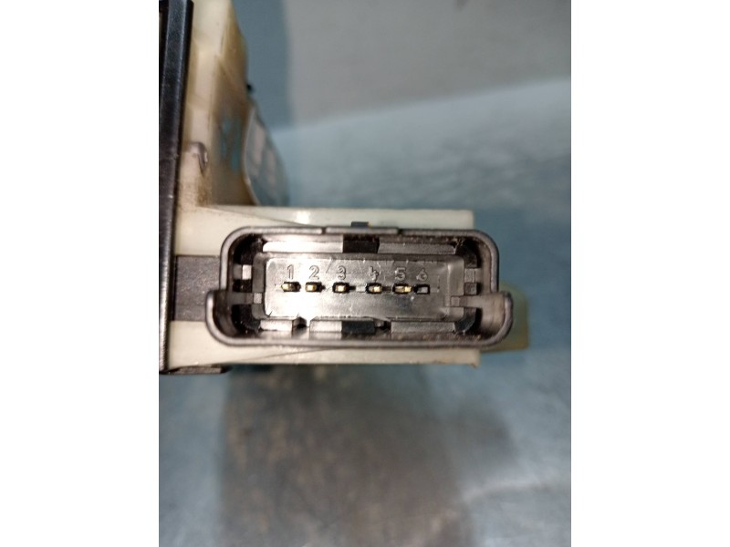 Recambio de motor cierre centralizado delantero derecho para citroen c4 lim. 1.6 hdi fap referencia OEM IAM   5P