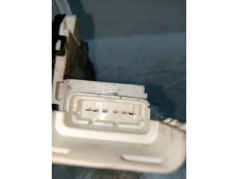 Recambio de motor cierre centralizado delantero derecho para citroen c4 berlina 1.6 16v cat (nfu / tu5jp4) referencia OEM IAM 96