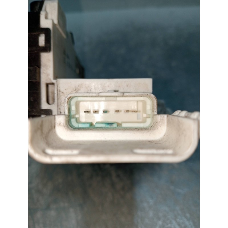 Recambio de motor cierre centralizado delantero derecho para citroen c4 coupe vtr referencia OEM IAM 9647173880  3P