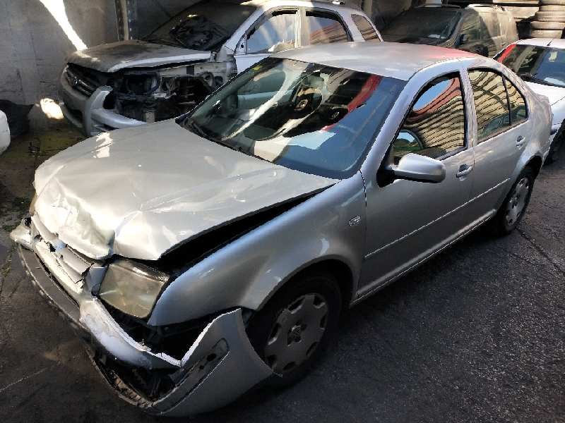 volkswagen bora berlina (1j2) del año 2003