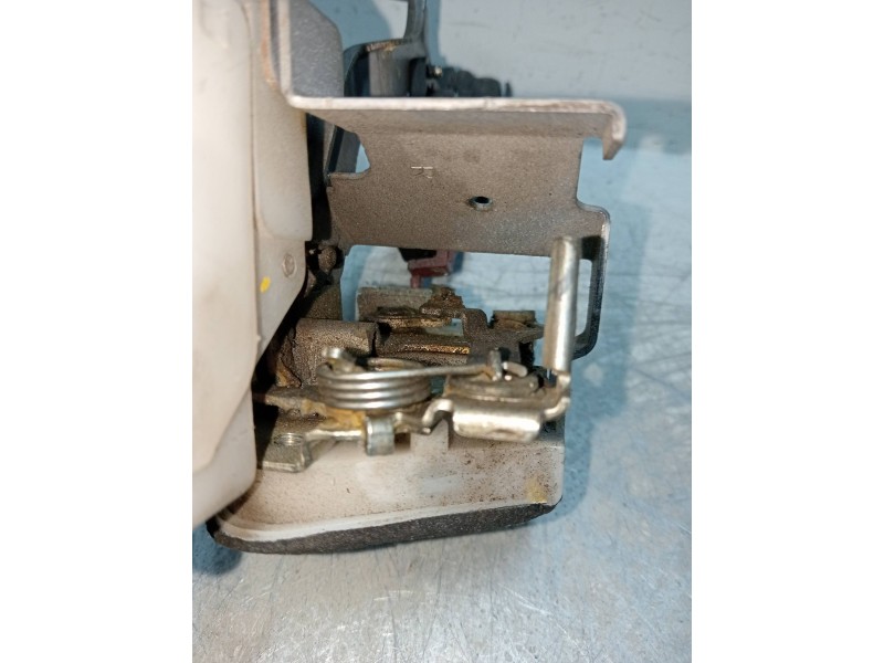 Recambio de motor cierre centralizado trasero derecho para citroen c1 1.0 cat (384f) referencia OEM IAM   5P