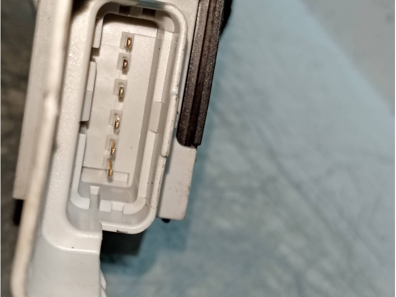 Recambio de motor cierre centralizado delantero izquierdo para citroen c6 2.7 v6 hdi fap cat (uhz / dt17ted4) referencia OEM IAM