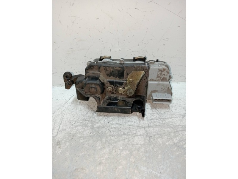 Recambio de motor cierre centralizado trasero derecho para citroen xsara berlina 1.9td attraction referencia OEM IAM  97 5P