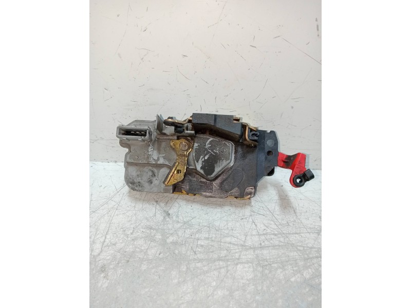 Recambio de motor cierre centralizado trasero derecho para citroen xsara berlina 2.0 hdi sx (66kw) referencia OEM IAM  01 5P