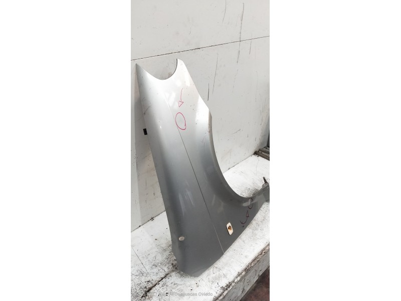 Recambio de aleta delantera derecha para kia carnival ii 2.9 cdri ex referencia OEM IAM   