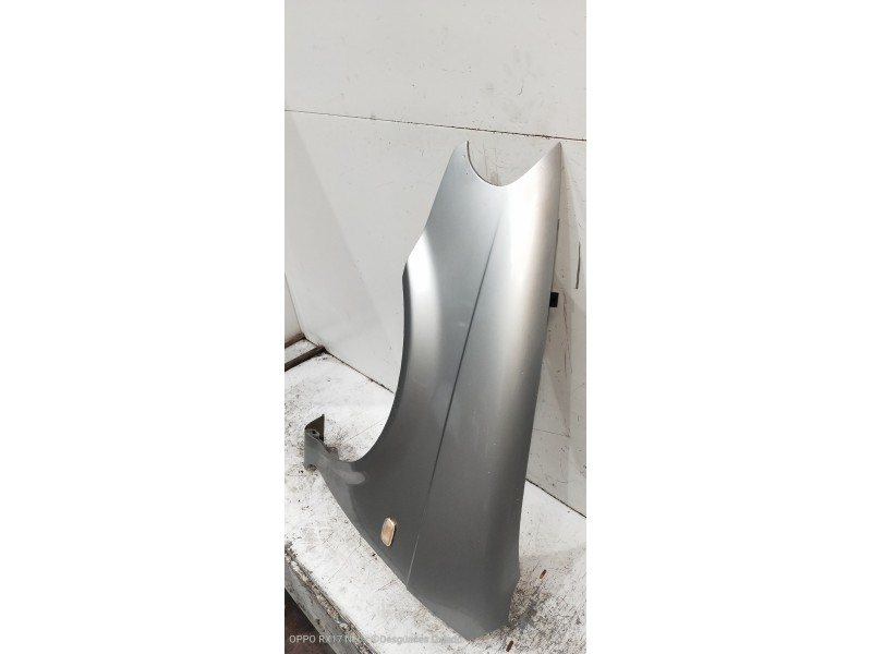 Recambio de aleta delantera izquierda para kia carnival ii 2.9 cdri ex referencia OEM IAM   