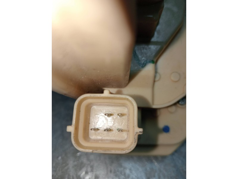 Recambio de motor cierre centralizado delantero derecho para fiat panda (319) 1.2 cat referencia OEM IAM 51563631  5P