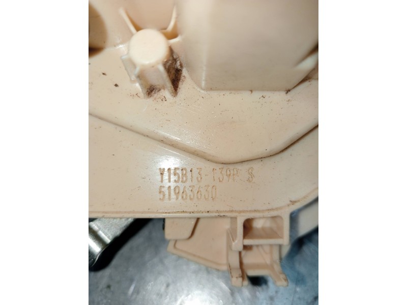 Recambio de motor cierre centralizado trasero izquierdo para fiat panda (319) 1.2 cat referencia OEM IAM 51963630  