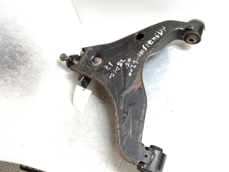 Recambio de brazo suspension inferior delantero izquierdo para mitsubishi l 200 (ka0/kb0) 2.5 di-d cat referencia OEM IAM   