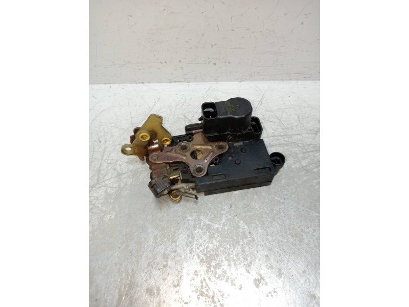 Recambio de motor cierre centralizado delantero izquierdo para fiat marea weekend (185) jtd 105 sx referencia OEM IAM   