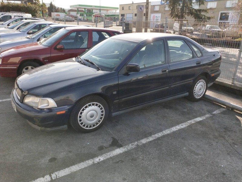 volvo s40 berlina del año 1997