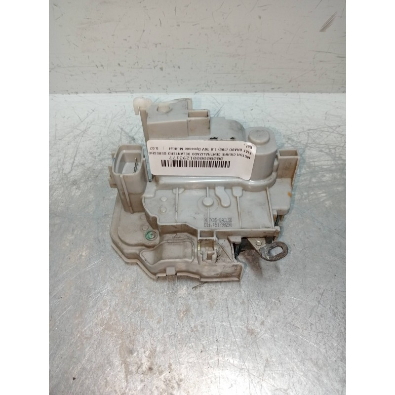 Recambio de motor cierre centralizado delantero derecho para fiat bravo (198) 1.9 16v dynamic multijet referencia OEM IAM 517982