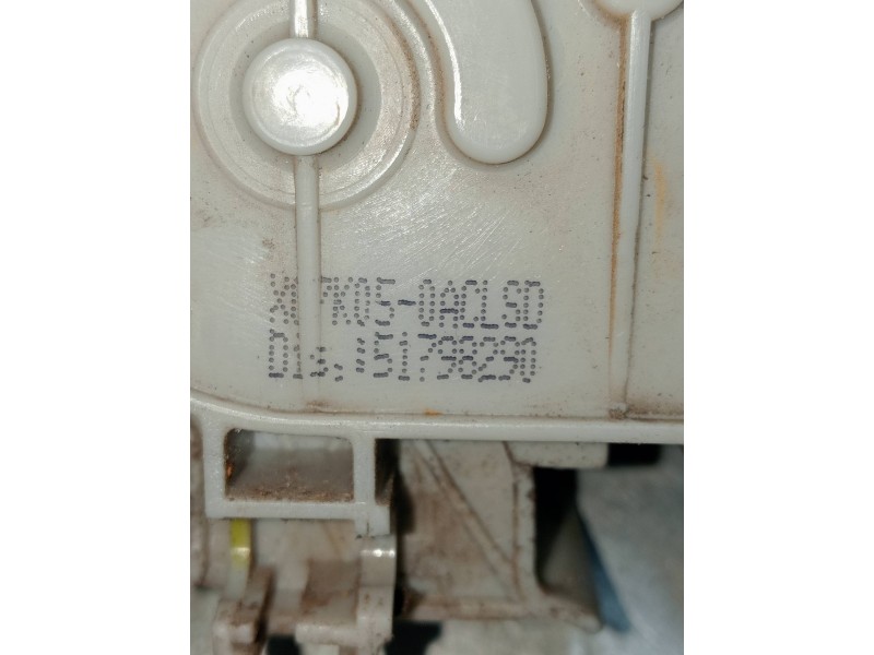 Recambio de motor cierre centralizado delantero derecho para fiat bravo (198) 1.9 16v dynamic multijet referencia OEM IAM 517982