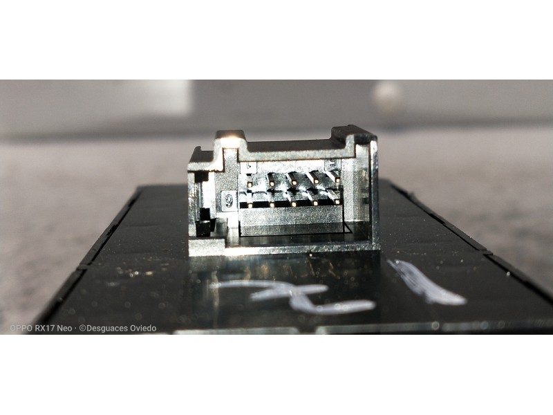 Recambio de mando elevalunas delantero izquierdo para audi a3 sedán(8vs) attraction referencia OEM IAM 8V0959851E  