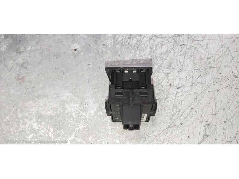 Recambio de mando multifuncion para audi a3 sedán(8vs) attraction referencia OEM IAM 8V1927143A  