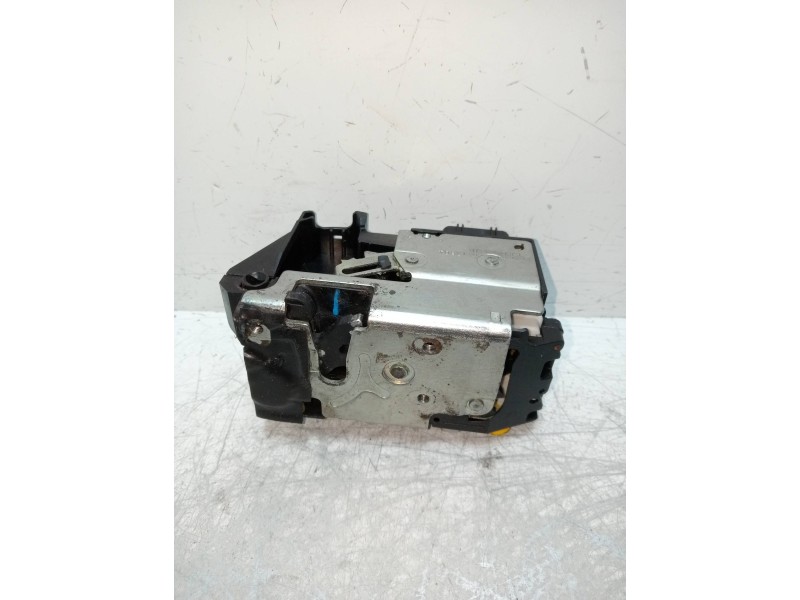 Recambio de motor cierre centralizado trasero izquierdo para ford fiesta (cbk) 1.4 tdci cat referencia OEM IAM   5P