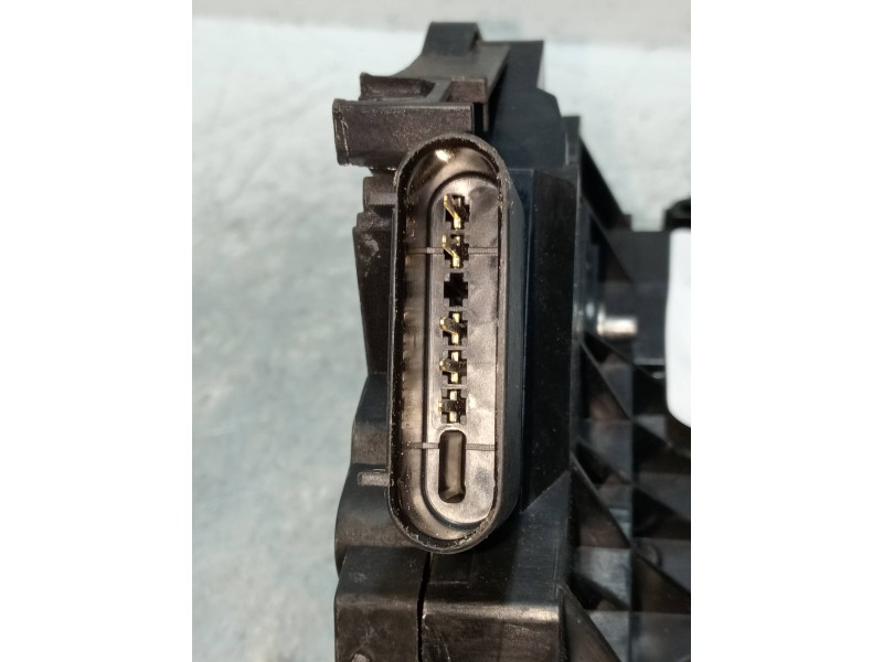 Recambio de motor cierre centralizado delantero izquierdo para ford fiesta (cb1) ambiente referencia OEM IAM 40534133 8A6AA21813