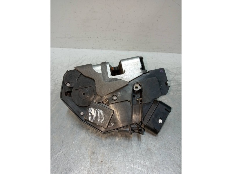 Recambio de motor cierre centralizado delantero derecho para ford fiesta (cb1) ambiente referencia OEM IAM 40644133 8A6AA21812BD