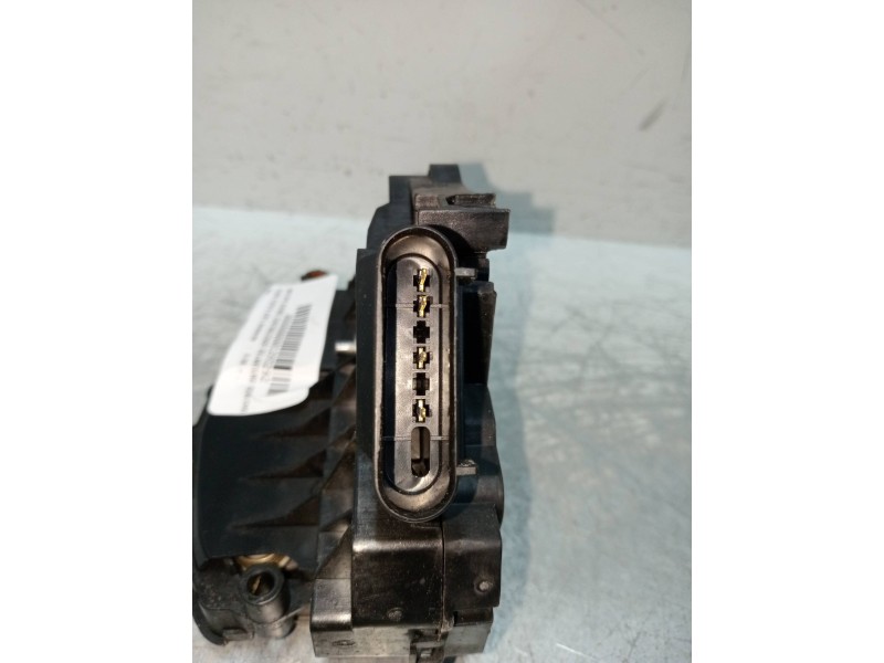 Recambio de motor cierre centralizado delantero derecho para ford fiesta (cb1) ambiente referencia OEM IAM 40644133 8A6AA21812BD