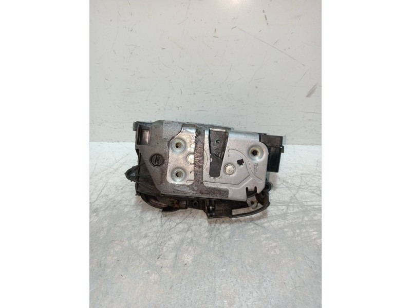 Recambio de motor cierre centralizado delantero izquierdo para ford fiesta (cb1) ambiente referencia OEM IAM 40534133 8A6AA21813
