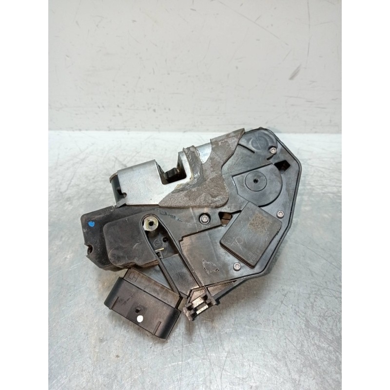 Recambio de motor cierre centralizado delantero izquierdo para ford fiesta (cb1) ambiente referencia OEM IAM 40534133 8A6AA21813