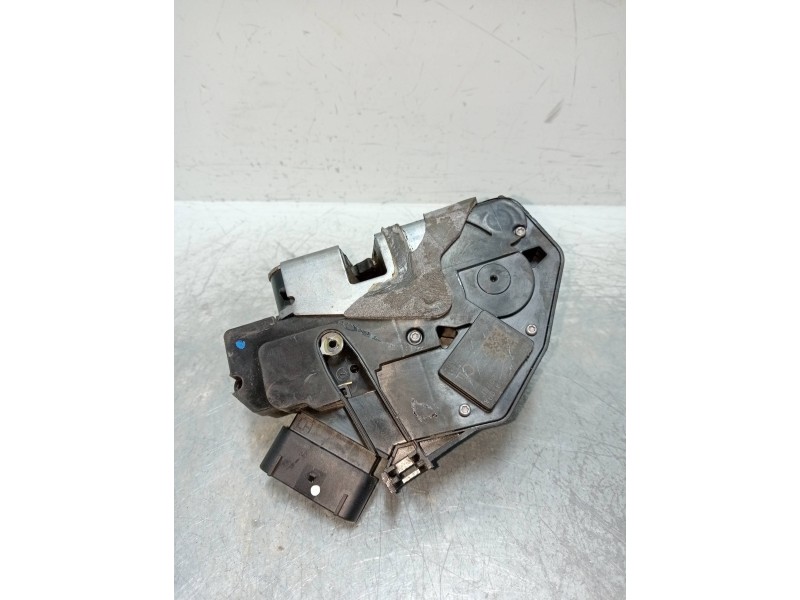 Recambio de motor cierre centralizado delantero izquierdo para ford fiesta (cb1) ambiente referencia OEM IAM 40534133 8A6AA21813