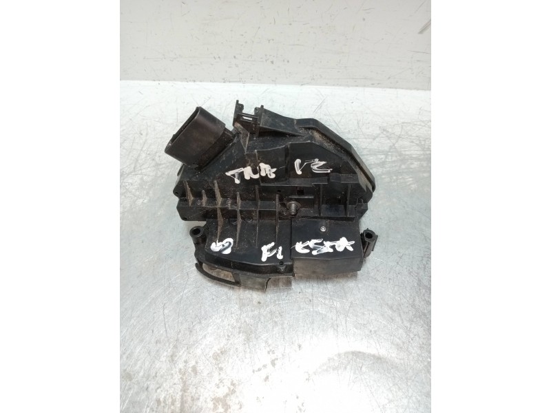 Recambio de motor cierre centralizado trasero izquierdo para ford fiesta (cb1) ambiente referencia OEM IAM 40734133 8A6AA26413AD