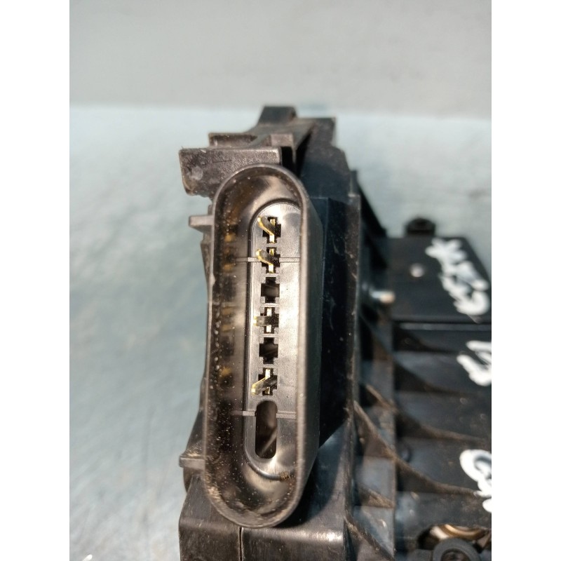 Recambio de motor cierre centralizado trasero izquierdo para ford fiesta (cb1) ambiente referencia OEM IAM 40734133 8A6AA26413AD