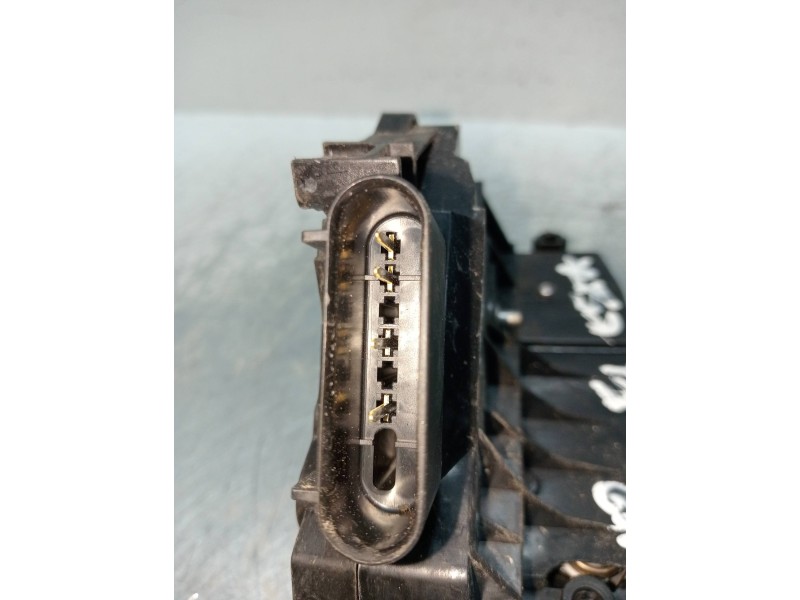 Recambio de motor cierre centralizado trasero izquierdo para ford fiesta (cb1) ambiente referencia OEM IAM 40734133 8A6AA26413AD