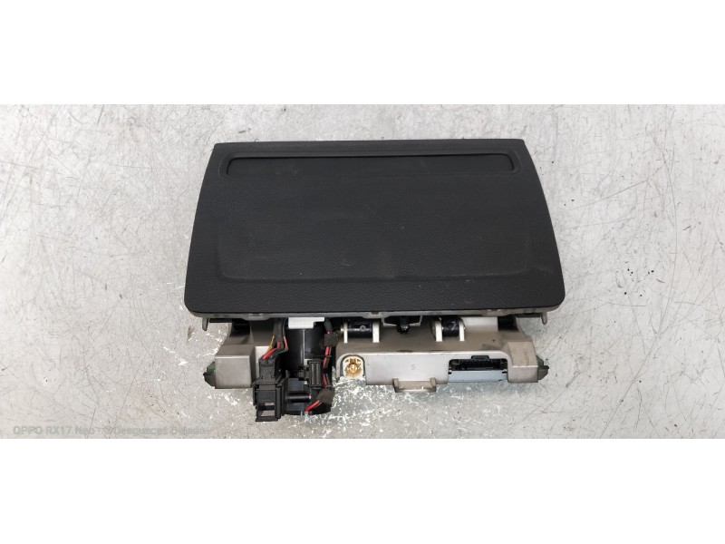 Recambio de pantalla multifuncion para audi a3 sedán(8vs) attraction referencia OEM IAM   