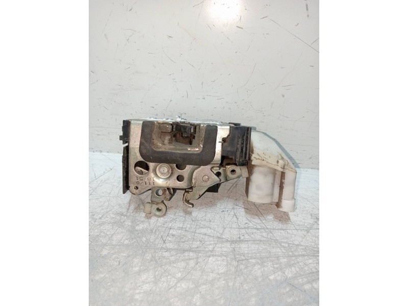 Recambio de motor cierre centralizado delantero derecho para fiat punto berlina (188) 1.9 diesel eco referencia OEM IAM  3P 