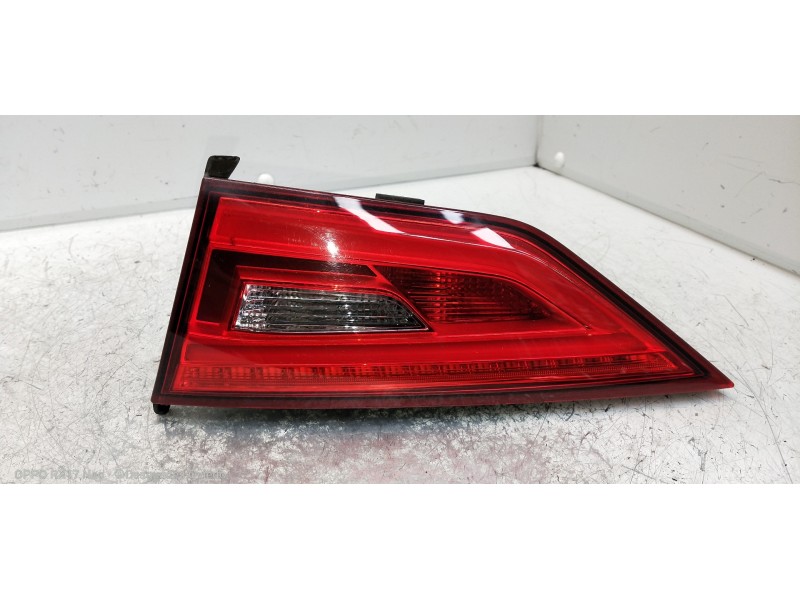 Recambio de piloto trasero derecho interior para audi a3 sedán(8vs) attraction referencia OEM IAM 8V5945094H 81220211 