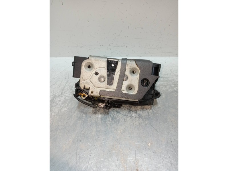 Recambio de motor cierre centralizado delantero derecho para ford fiesta (ccn) 1.25 16v cat referencia OEM IAM 40644138 AM5AU218