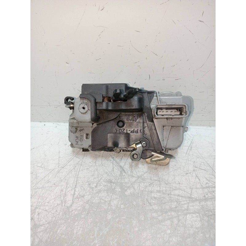 Recambio de motor cierre centralizado delantero izquierdo para citroen xsara coupe 1.8i 16v vts referencia OEM IAM  97 3P