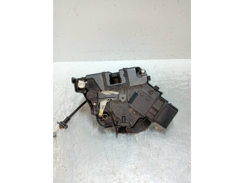 Recambio de motor cierre centralizado trasero derecho para ford focus berlina (cap) titanium referencia OEM IAM 4M5AR26412BC  4P