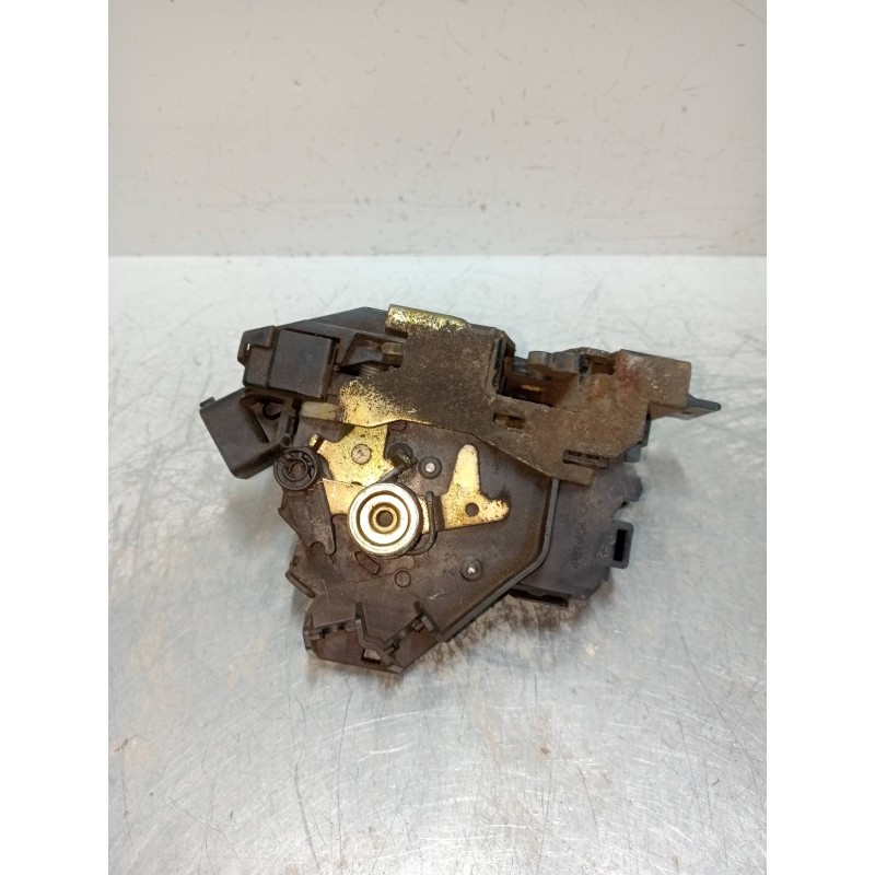 Recambio de motor cierre centralizado trasero izquierdo para ford focus berlina (cak) 1.8 tdci (5p) referencia OEM IAM 2S4AA2641