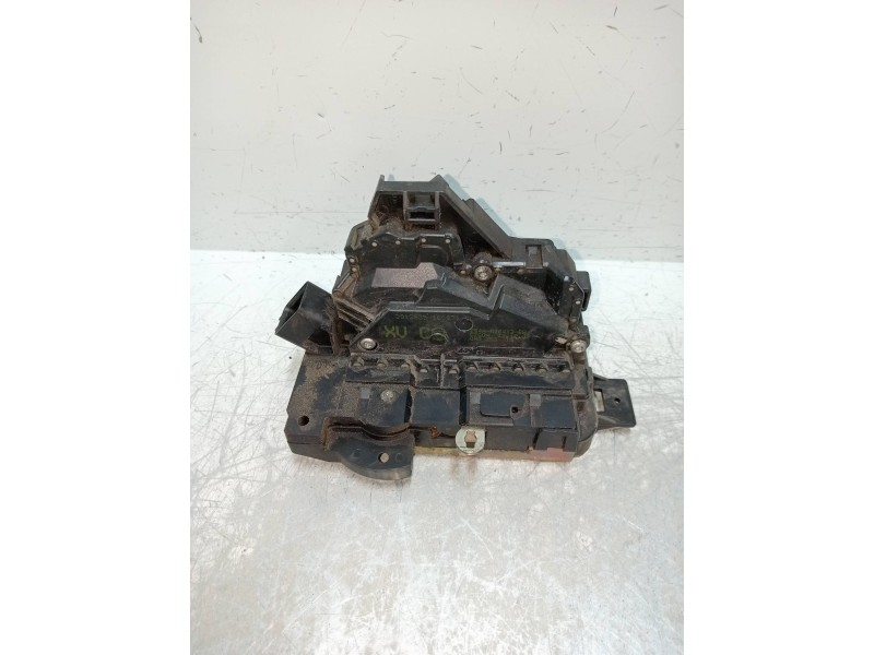 Recambio de motor cierre centralizado trasero izquierdo para ford focus berlina (cak) 1.8 tdci (5p) referencia OEM IAM 2S4AA2641