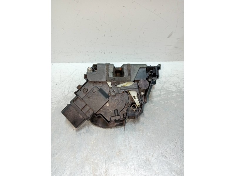 Recambio de motor cierre centralizado delantero izquierdo para ford focus berlina (cap) ambiente (d) referencia OEM IAM 3M5AR218