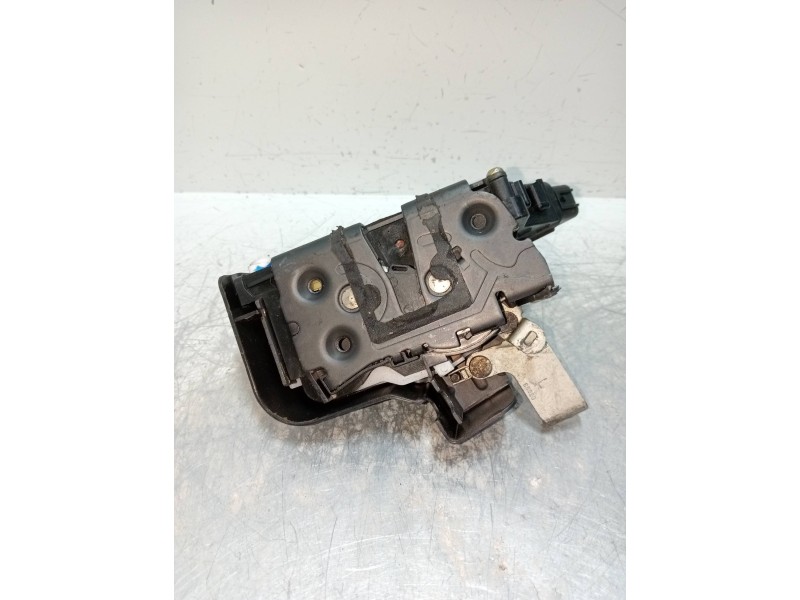 Recambio de motor cierre centralizado trasero izquierdo para ford focus berlina (cap) trend referencia OEM IAM 4M5AR26413BB  5P