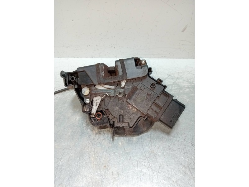 Recambio de motor cierre centralizado delantero derecho para ford focus berlina (cap) 2.0 tdci cat referencia OEM IAM   3P